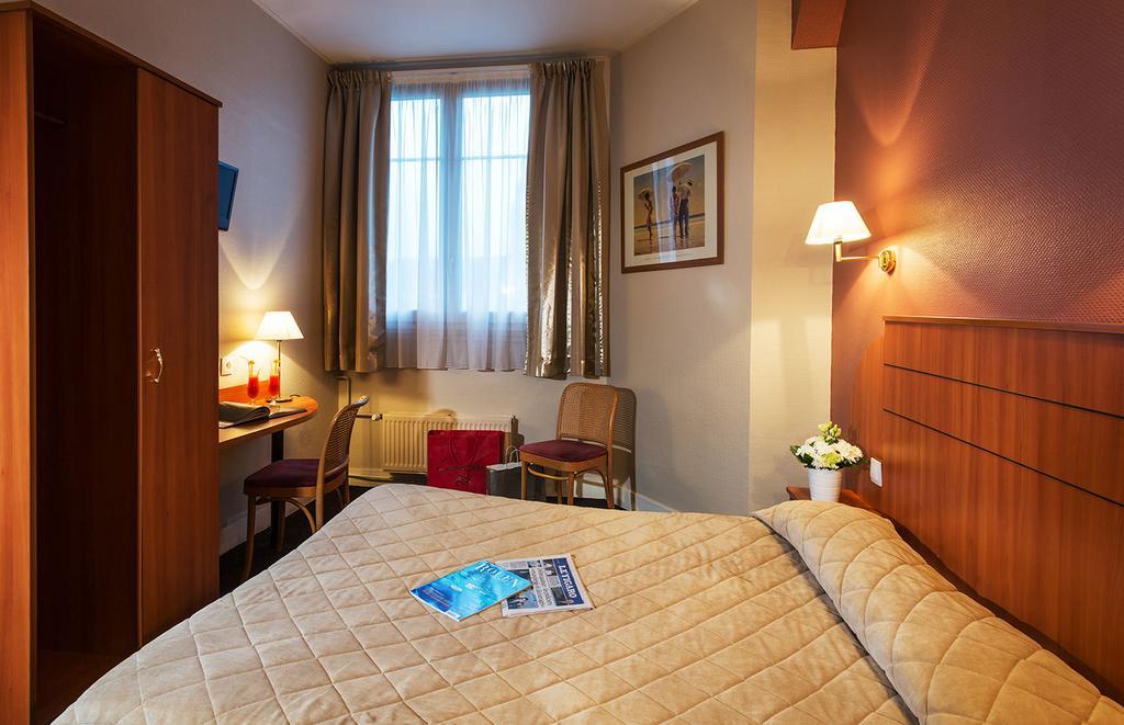 רואן Hotel Astrid מראה חיצוני תמונה